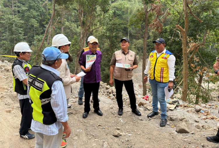 Gubernur Iqbal Turun ke Sumbawa, TRC Infrastruktur Percepat Penanganan Jalan Rusak