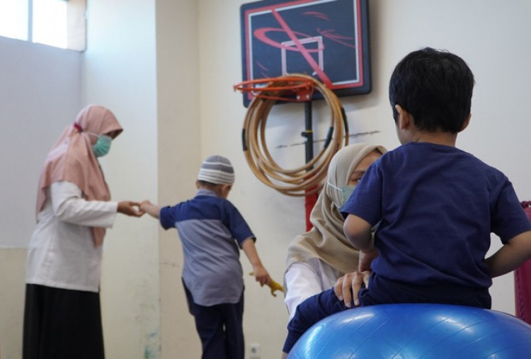 Kasus Lambat Bicara (Speech Delay) yang Dialami Anak-Anak: Orang Tua Telat, Penanganan Lambat