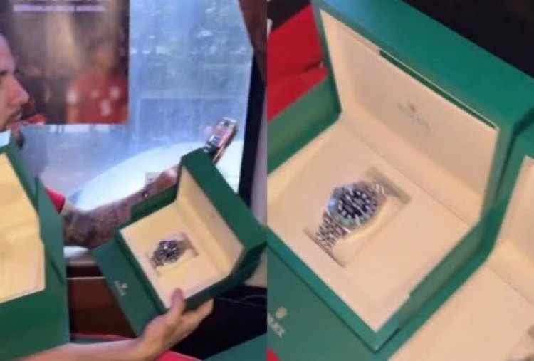 Justin Hubner Girang Dapat Jam Mewah Seharga Rp200 Jutaan dari Prabowo