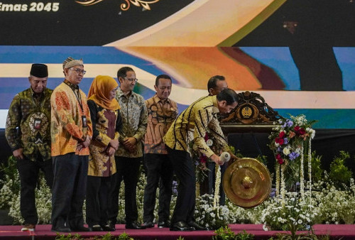 Ini Pesan Jokowi Saat Temui Para Rektor di Graha Unesa Surabaya