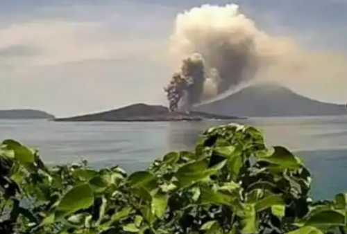 Aktivitas Gunung Anak Krakatau, PVMBG: Hujan Abu Lebat Berpotensi di Sekitar Kawah 