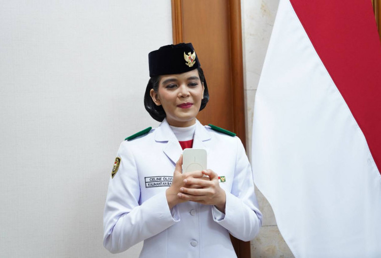 Banggakan Kalbar, Celina Olivia Siswi SMKN 5 Pontianak Sukses Jadi Pembawa Baki Bendera di Istana Merdeka