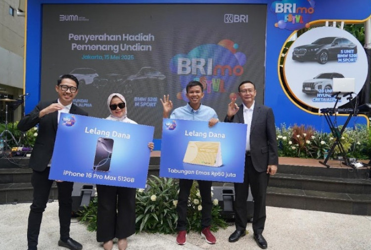 Apresiasi Nasabah Loyal, BRI Serahkan Hadiah BRImo FSTVL 2024 kepada Para Pemenang