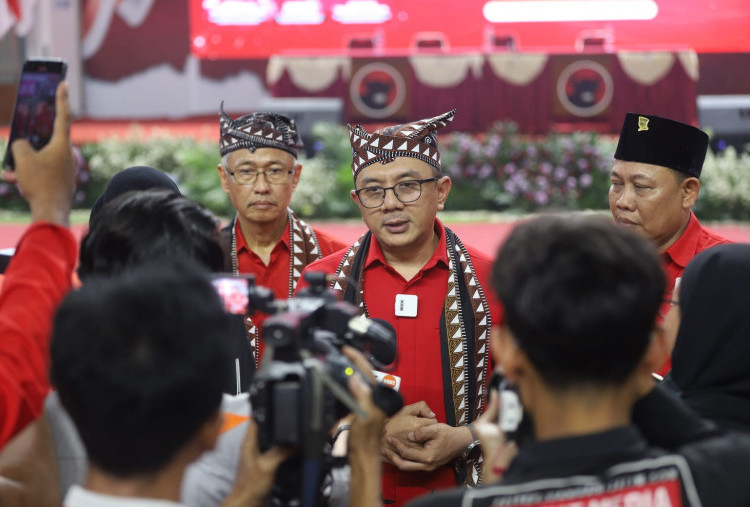 PAC PDIP se-Bojonegoro Dilantik, Deni Wicaksono: Politik Harus Hadir Merawat Kehidupan Rakyat