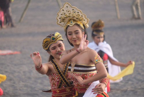 Eksotika Bromo 2025 Hadir Kembali, Sajikan Simfoni Budaya, Alam, dan Spiritualitas di Tengah Lautan Pasir
