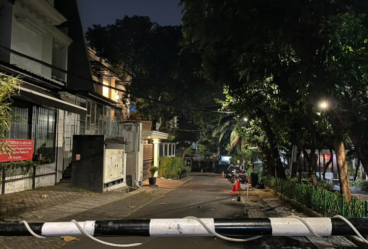 Di Tengah Kabar Kematian Sutrimo, Suasana Rumah eks Jampidsus Febrie Tertutup Mencekam!
