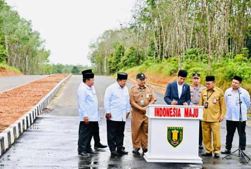 Kunjungan Kerja ke Kalsel, Jokowi resmikan Jalan Nan Sarunai Kabupaten Tabalong