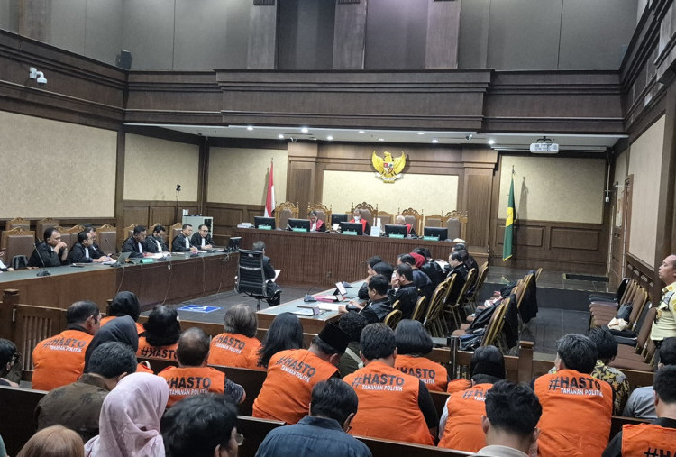 Jawab Tuduhan Merendam HP, Hasto Sebut Ponsel Masih Ada dan Jadi Barang Sitaan KPK 