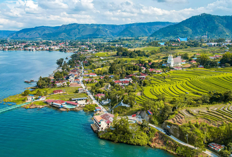 Sambut Liburan Sekolah, Ini Dia 4 Destinasi Wisata Danau Toba dan Samosir Pilihan tiket.com