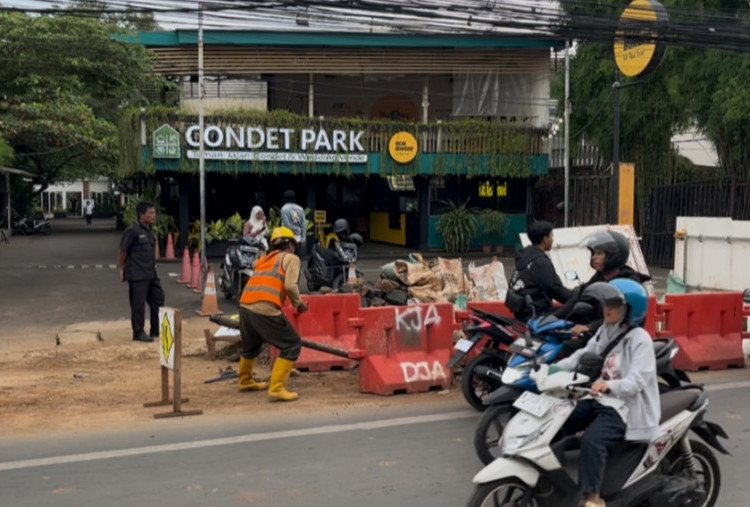 Warga Condet Deg-Degan, Tambalan Galian PDAM Rawan Amblas saat Hujan