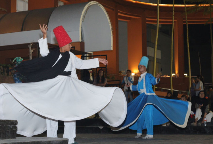 Terbius Tari Sufi dalam Peringatan Hari Rumi Sedunia di Surabaya: Ingat Tuhan Setiap Kali Berputar
