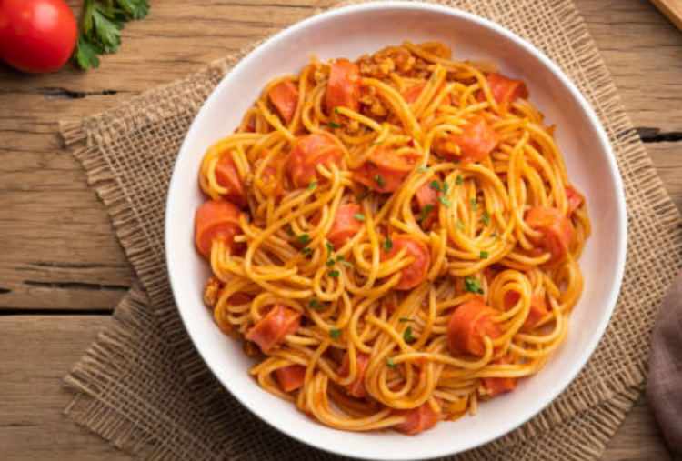 Gosip atau Fakta: Benarkah Mi dan Sosis Memicu Darah Tinggi dan Asam Urat?