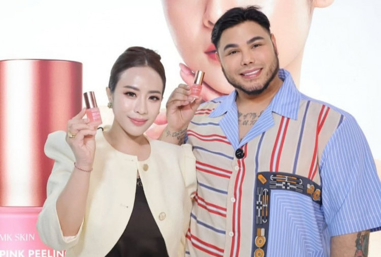 Di JXB 2025, Ivan Gunawan Ungkap Filosofi Kulit Berkilau Lewat Pink Peeling Serum MK SKIN