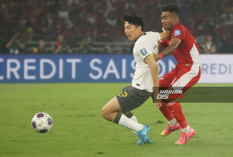 Sejarah tercipta di Stadion Utama Gelora Bung Karno (SUGBK). Timnas Indonesia berhasil meraih kemenangan krusial 1-0 atas China dalam laga lanjutan fase Grup C Kualifikasi Piala Dunia 2026 Zona Asia.HARITSAH ALMUDATSIR/HARIAN DISWAY