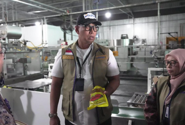 BULOG Tarik Seluruh MinyaKita Produksi PT KMR Usai Diindikasikan Berbau Solar