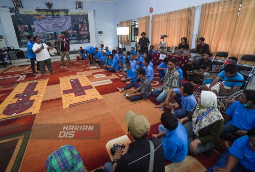 Untuk itu gerakan Disabilitas Berkarya bersama relawan dan dukungan sejumlah pihak kembali mengadakan Hari Disabilitas Internasional 2022 yang dipusatkan di Kampung Anak Negeri, yang berlokasi di Kalijudan, Surabaya, Jawa Timur.