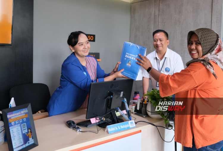 Berbagai layanan menarik diberikan kepada pelanggan, mulai dari pemeriksaan kesehatan gratis, pembersihan jamur kaca mobil, hingga penyerahan logam mulia bagi pelanggan loyal. ACC juga membagikan souvenir eksklusif untuk customer walk in yang datang langsung ke kantor cabang.