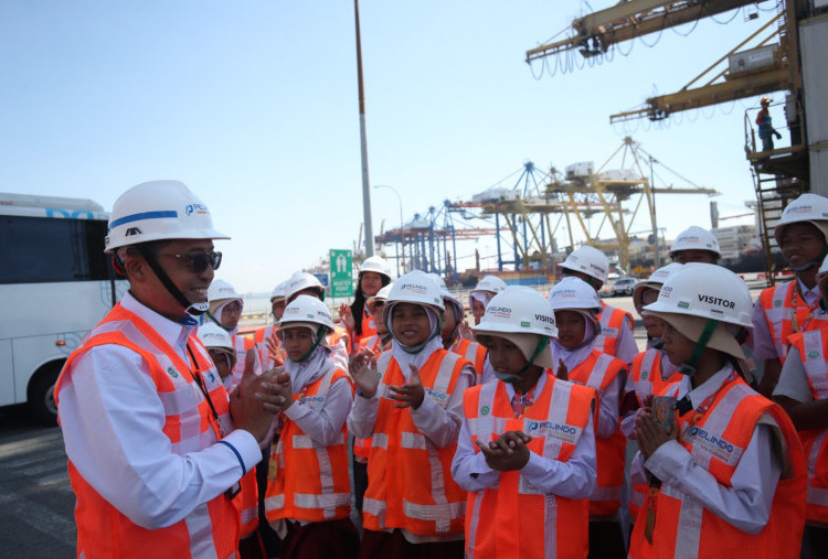 Mengenal Dunia Logistik: SPTP Luncurkan Portground, Edukasi Pelabuhan untuk Siswa