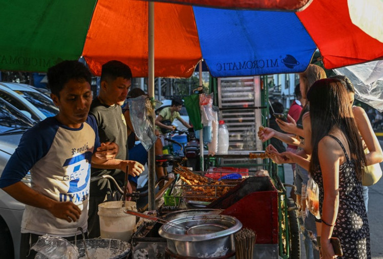 PKL di Manila yang Kian Merana, Bertahan di Tengah Stigma dan Penggusuran