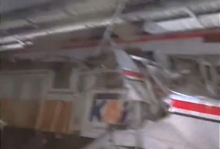 Kereta Argo Bromo Anggrek Tabrak KRL di Stasiun Bekasi, KAI Nonaktifkan Listrik Aliran Atas