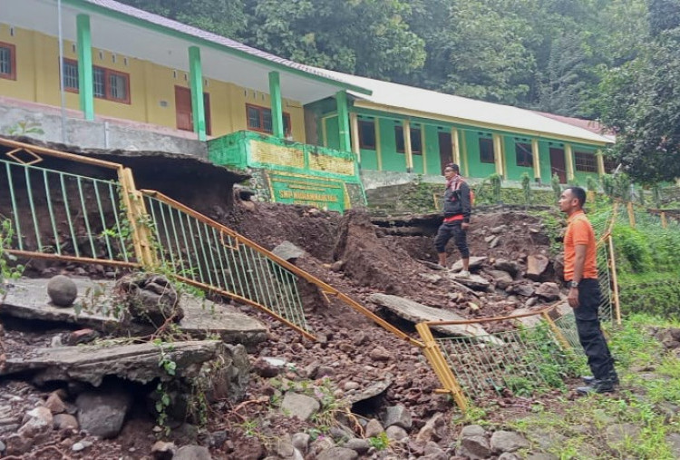 Banjir Bandang Bima, 2 Orang Tewas dan 6 Orang Hilang 