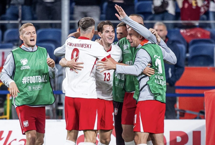 Polandia vs Finlandia 3-1, Robert Lewandowski Antar Bialo Czerwoni Pepet Belanda