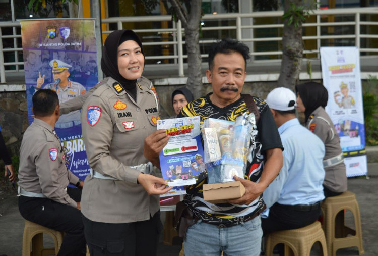 Sopir Bus Ugal-ugalan, Penumpang Silahkan Lapor