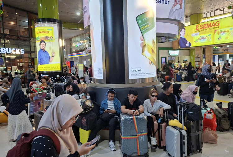 Berkah Mudik 2026: Porter Gambir Sudah Kebanjiran Penumpang dan Pendapatan
