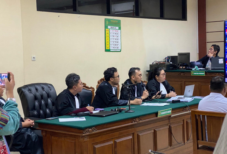 Gagal Hadir, Khofifah Dijadwalkan Ulang Sebagai Saksi Sidang Korupsi Hibah Jatim Pekan Depan