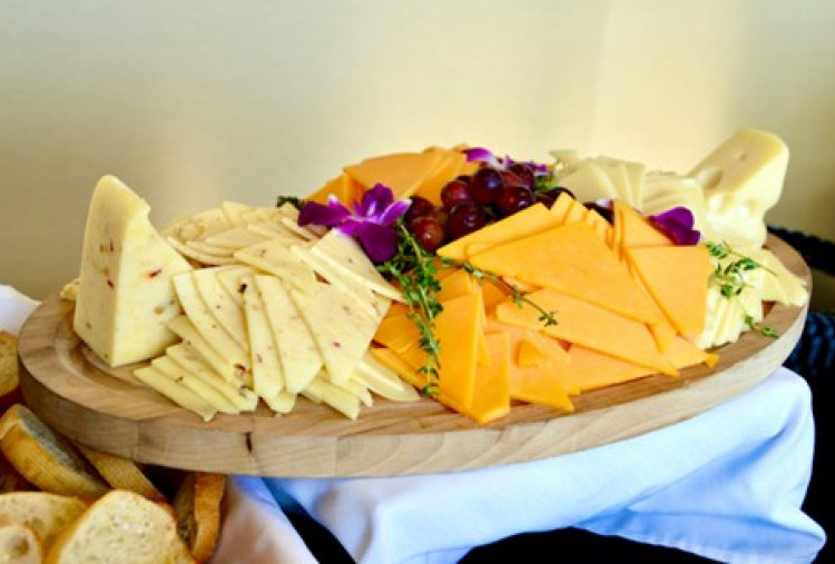 Perbedaan Keju Mozzarella, Cheddar, dan Parmesan