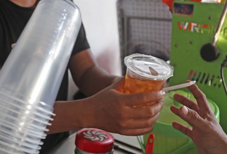 Bergantung Bahan Baku Impor, Harga Plastik Terus Naik, Pemerintah Sarankan Kemasan Aseptik 