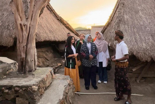 Kunjungi Desa Adat Sade di Lombok, Fery Farhati Tegaskan Masyarakat Adat akan Disejahterakan AMIN