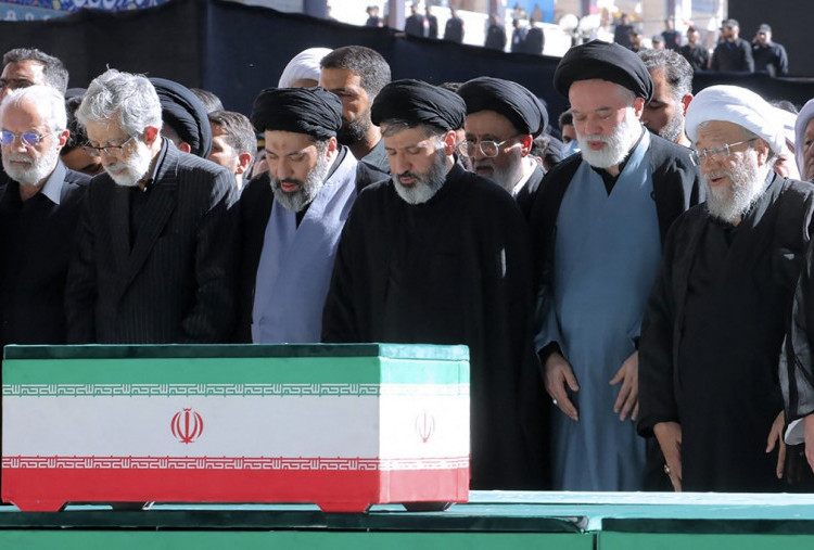 Prosesi Pemakaman Ali Khamenei Dimulai di Tehran, Jutaan Pelayat Padati Jalanan