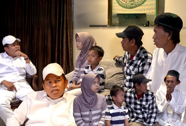 Bikin Netizen Curiga, Kang Dedi Semprot Sudrajat Penjual Es Gabus Viral: Babeh Kebanyakan Bohong!