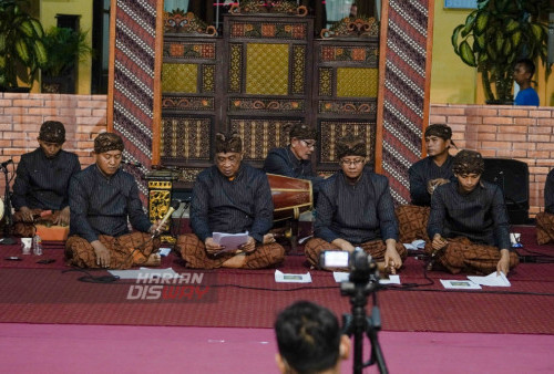 Kegiatan yang digelar Kedua kalinya ini cukup memberikan animo yang sangat luar biasa dari masyarakat penggemar syair tembang jawa khususnya di Kota Surabaya. (foto: Julian Romadhon)