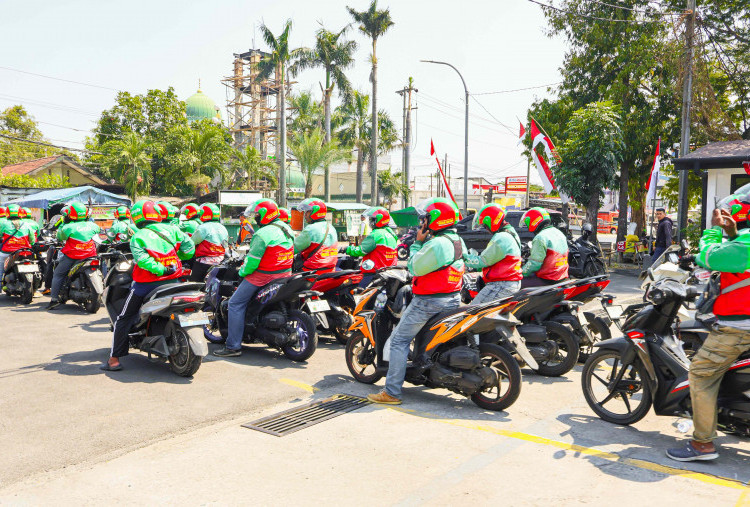 Puluhan Driver Grab Konvoi Bawa Cerita UMKM, Helm Unik Jadi Sorotan