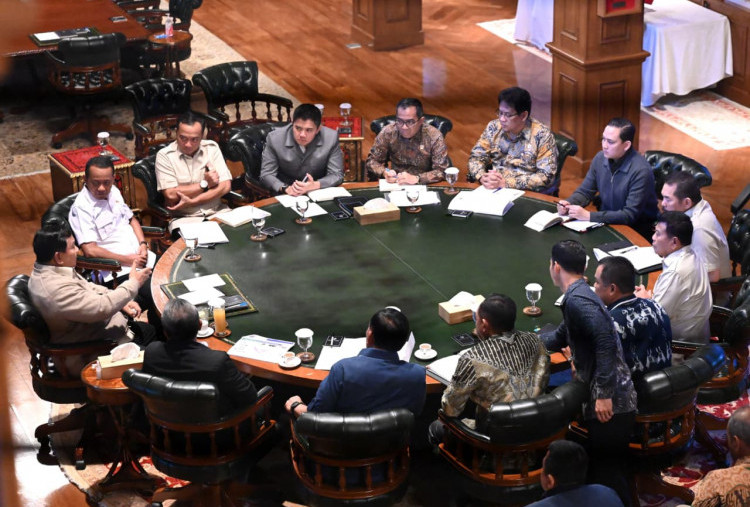 Rapat Maraton, Bahlil, Purbaya, hingga Zulhas Dipanggil Prabowo ke Hambalang