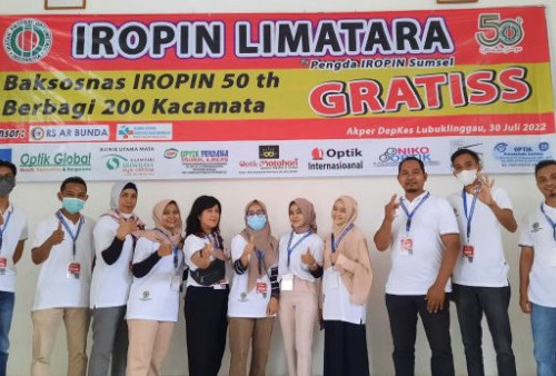 HUT ke-50 Iropin Bagikan Kacamata Gratis