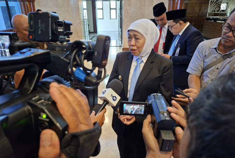Bank Jatim Cetak Laba Tertinggi, Gubernur Jatim Ingatkan Evaluasi BUMD Tak Digeneralisasi