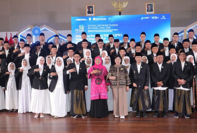 Pelantikan Pengurus MES Jatim, Gubernur BI Dorong  Penguatan Keuangan Syariah