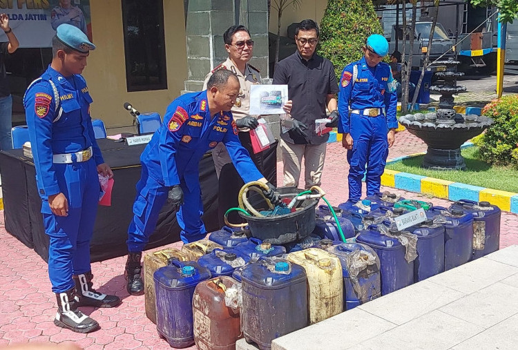 Ditpolairud Gagalkan Penyelundupan Solar Bersubsidi 930 Liter di Tanjung Perak