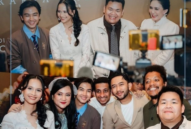 5 Pemeran Seni Merayu Tuhan, Ari Irham, Rieke Diah Pitaloka hingga Arie Kriting