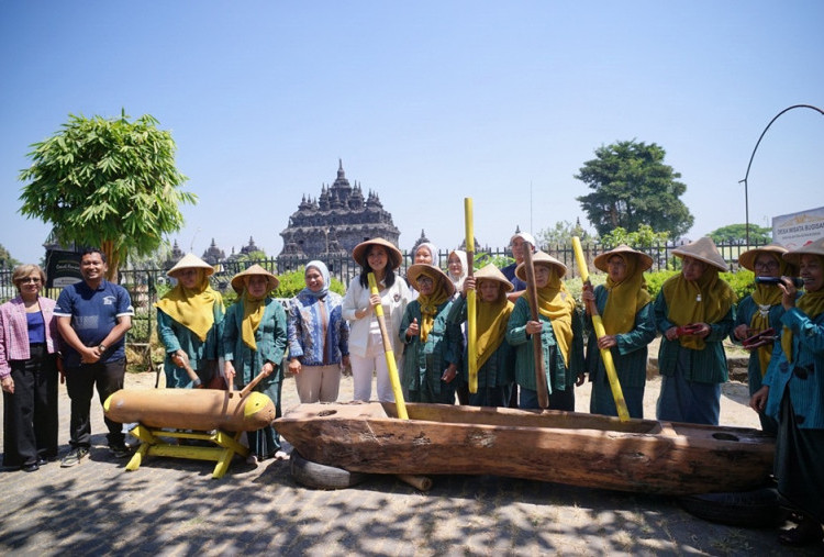 Sukses Kembangkan Potensi Budaya dan Wisata, Desa Sejahtera Astra Bugisan Dikunjungi Wakil Menteri PPPA
