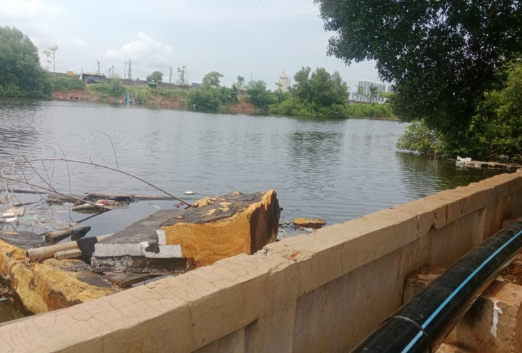 Lagi Jaring Ikan, Nelayan Temukan Mayat Pria Mengambang di Pelabuhan Muara Baru