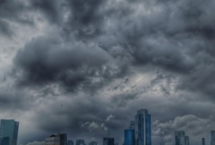 BMKG: Seluruh Wilayah Surabaya Berpotensi Hujan Petir Hari Ini, Sabtu, 7 Februari 2026
