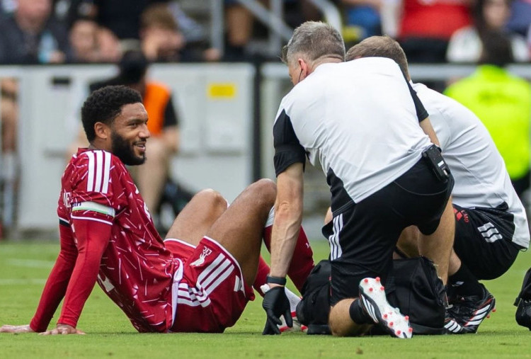 Joe Gomez Cedera di Laga Pramusim, Andoni Iraola Belum Bisa Pastikan Kondisinya