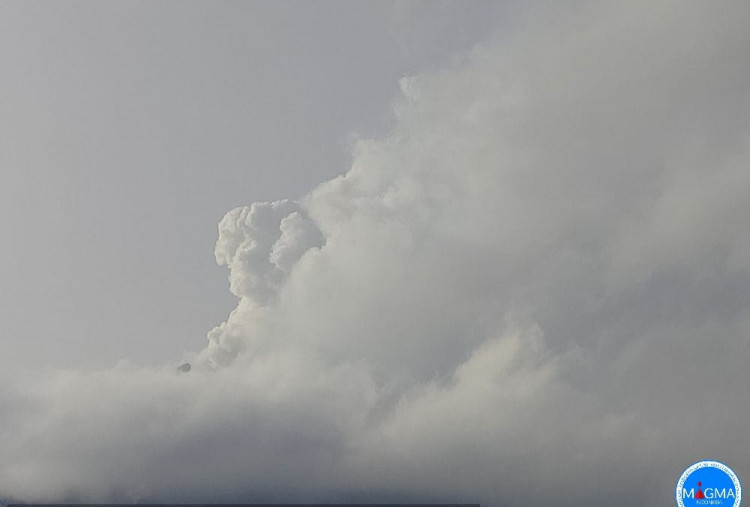 Erupsi Gunung Lewotobi Meningkat, Warga Diminta Segera Tinggalkan Zona Bahaya