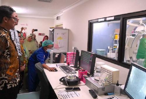 Pasien di Surabaya Antre 9 Bulan untuk Dapat Pelayanan Radioterapi, Ini Solusi Menkes