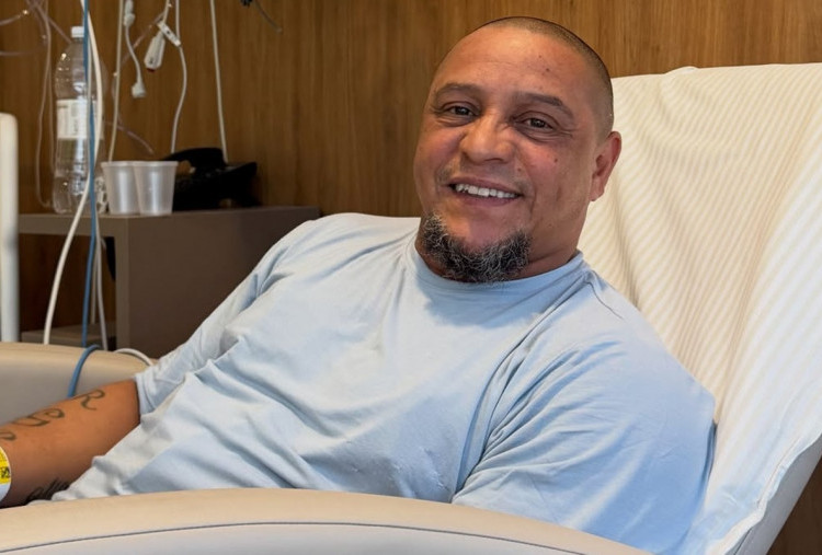 Bukan Serangan Jantung! Roberto Carlos Buka Suara Usai Dirawat di Rumah Sakit dan Jalani Angioplasti