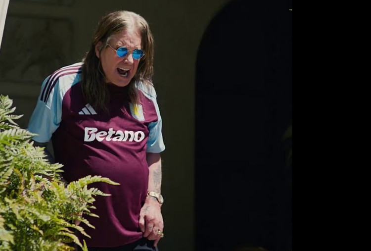 Aston Villa dan Adidas Beri Penghormatan Menyentuh untuk Ozzy Osbourne, Sang Villan Sejati